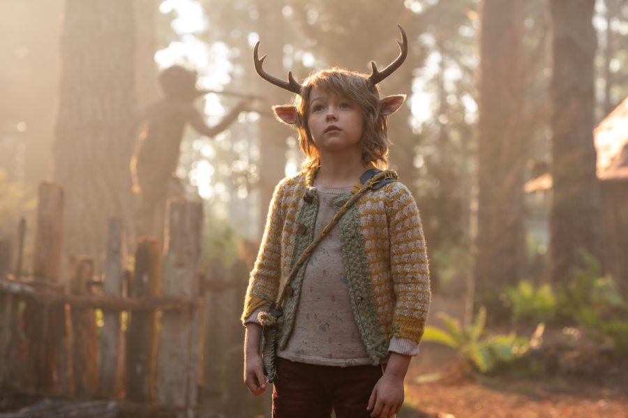 疫病で荒廃した世界に生まれた“半獣の少年”の冒険譚！ Netflix『スイート・トゥース：鹿の角を持つ少年』